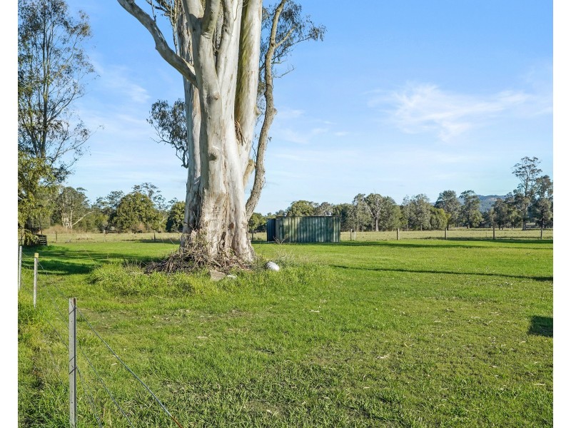 9 Briton Court Road, Stroud NSW 2425