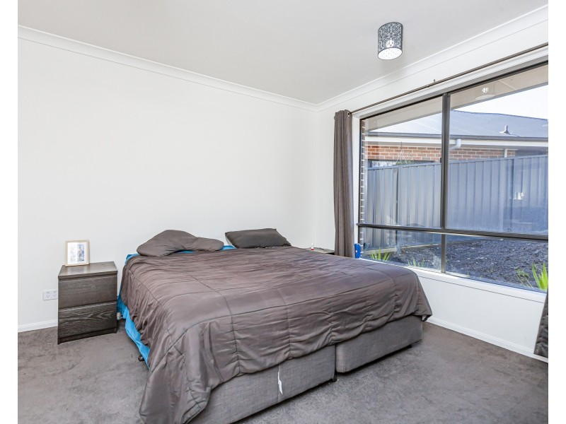 3 Graziers Parade, Raymond Terrace NSW 2324