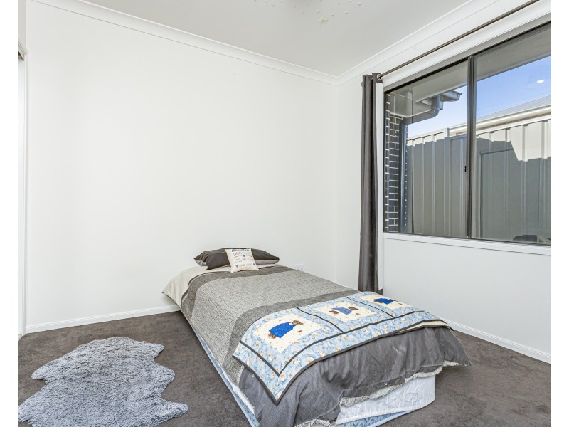 3 Graziers Parade, Raymond Terrace NSW 2324