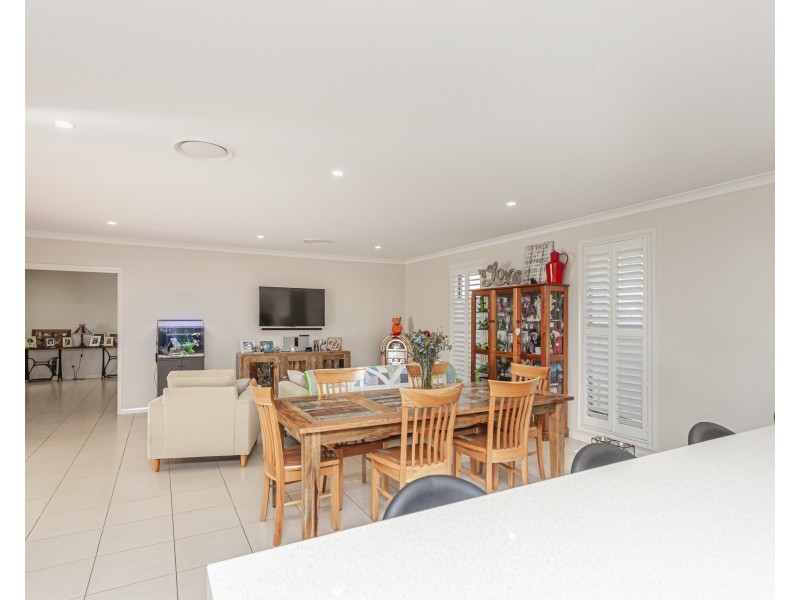 19 Edward Windeyer Way, Raymond Terrace NSW 2324