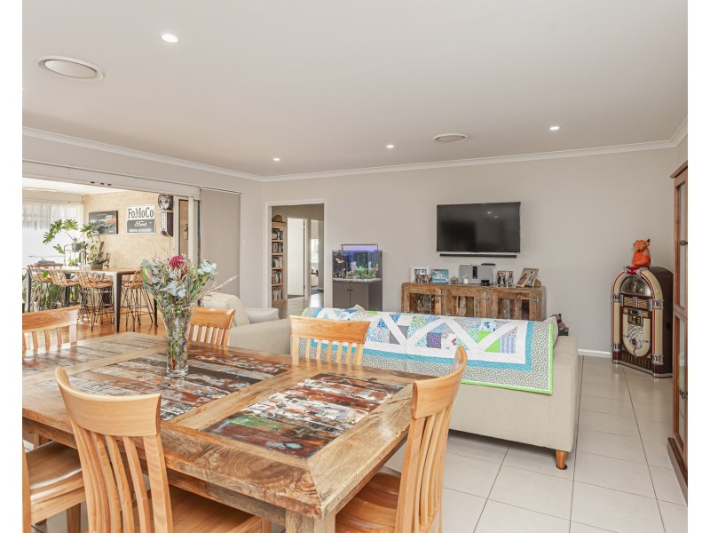 19 Edward Windeyer Way, Raymond Terrace NSW 2324