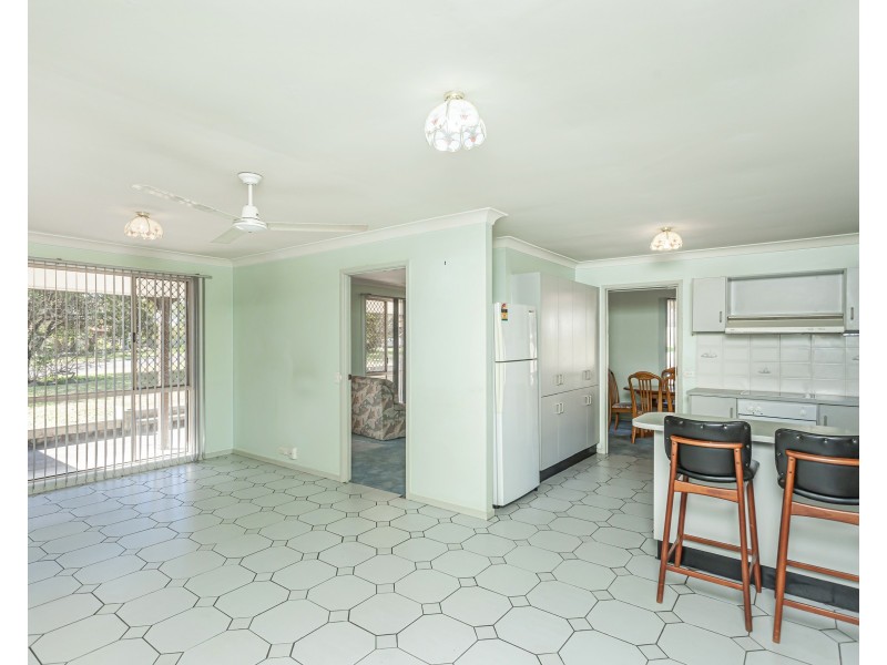 12 Oxley Close, Raymond Terrace NSW 2324