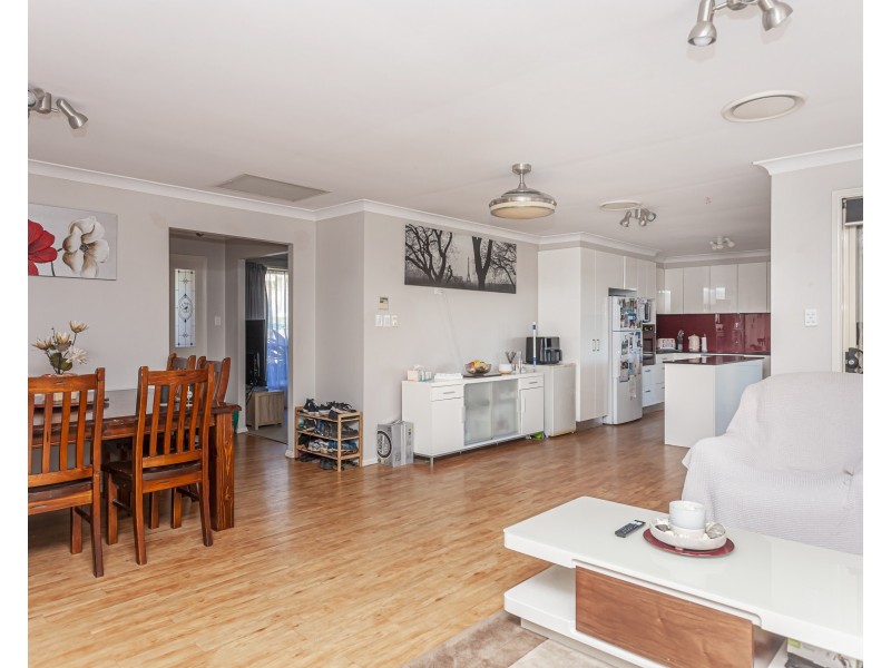 10 Loftus Place, Raymond Terrace NSW 2324