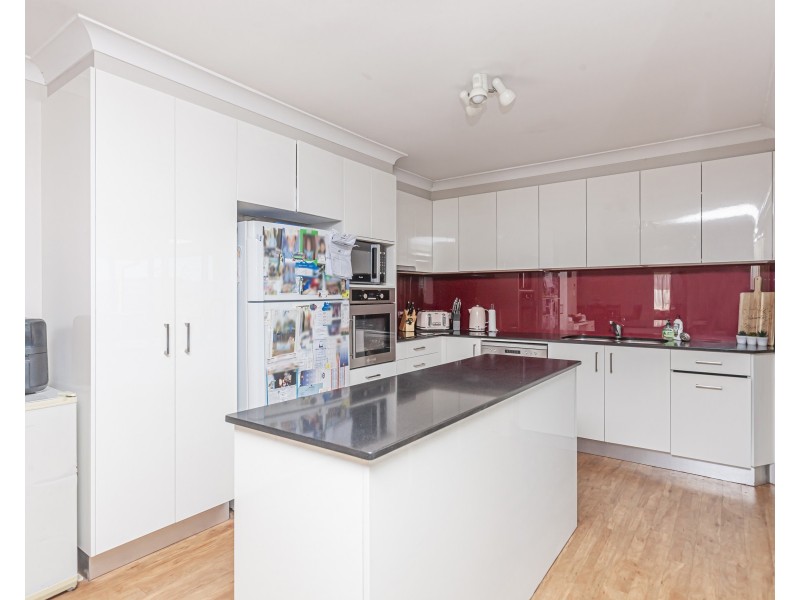 10 Loftus Place, Raymond Terrace NSW 2324