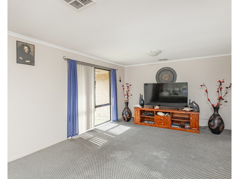 2 Feeney Way, Raymond Terrace NSW 2324