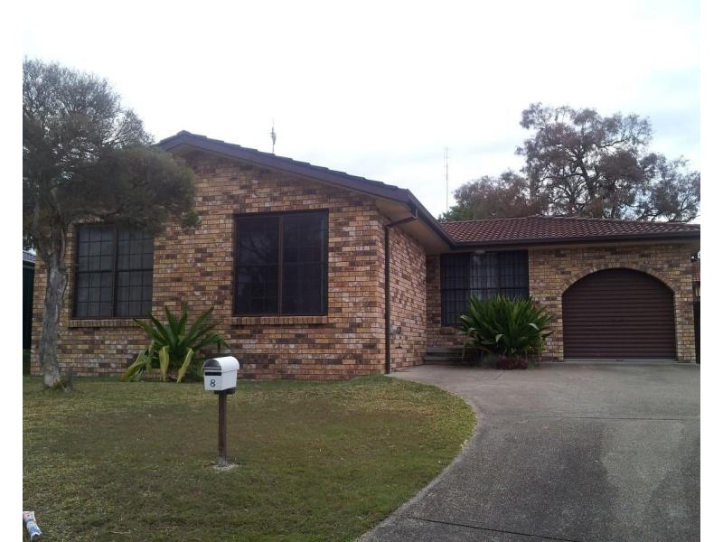 8 CLARKE CLOSE, Raymond Terrace NSW 2324