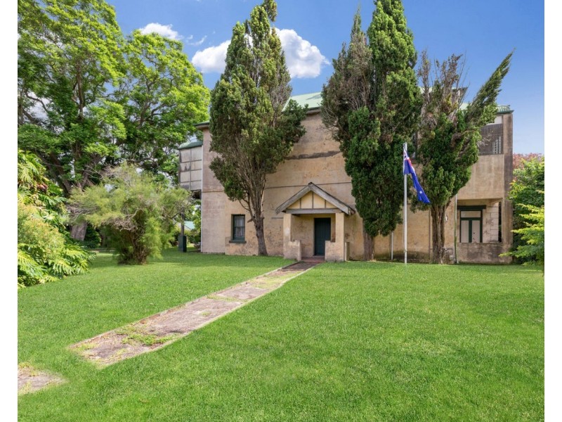 1 OAKHAMPTON ROAD, Maitland NSW 2320