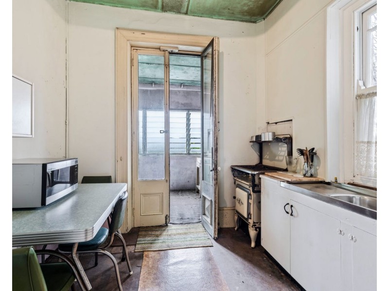 1 OAKHAMPTON ROAD, Maitland NSW 2320