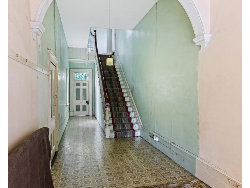 1 OAKHAMPTON ROAD, Maitland NSW 2320