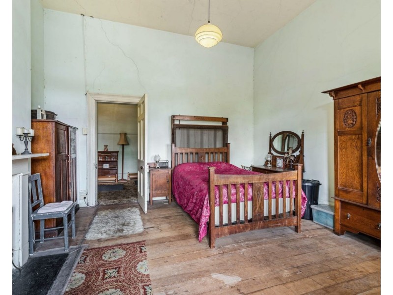 1 OAKHAMPTON ROAD, Maitland NSW 2320