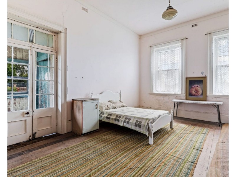 1 OAKHAMPTON ROAD, Maitland NSW 2320