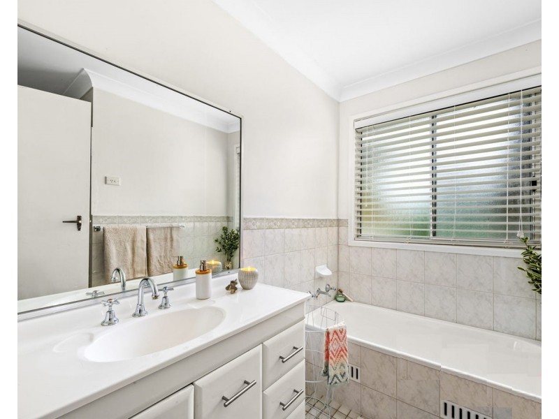 15 Evelyn Crescent, Thornton NSW 2322