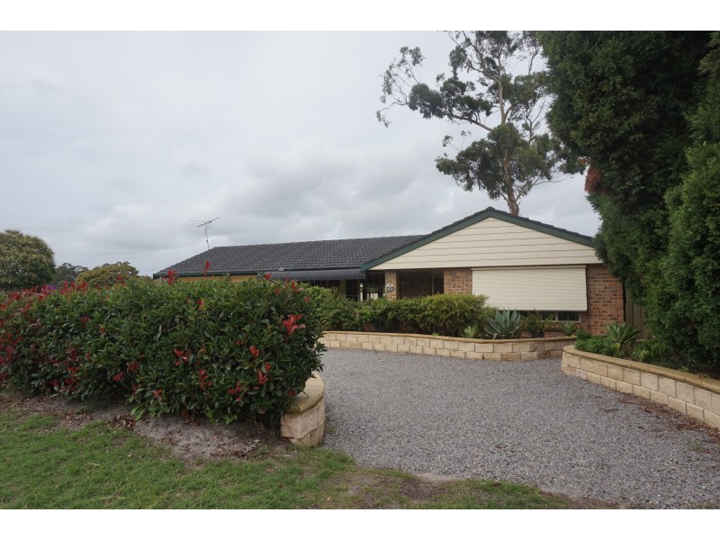 42 Cederwood Crescent, Raymond Terrace NSW 2324