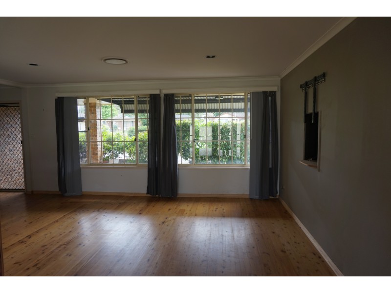 42 Cederwood Crescent, Raymond Terrace NSW 2324
