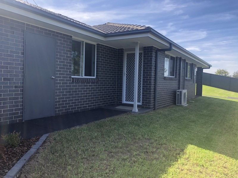 2A Halloran Way, Raymond Terrace NSW 2324