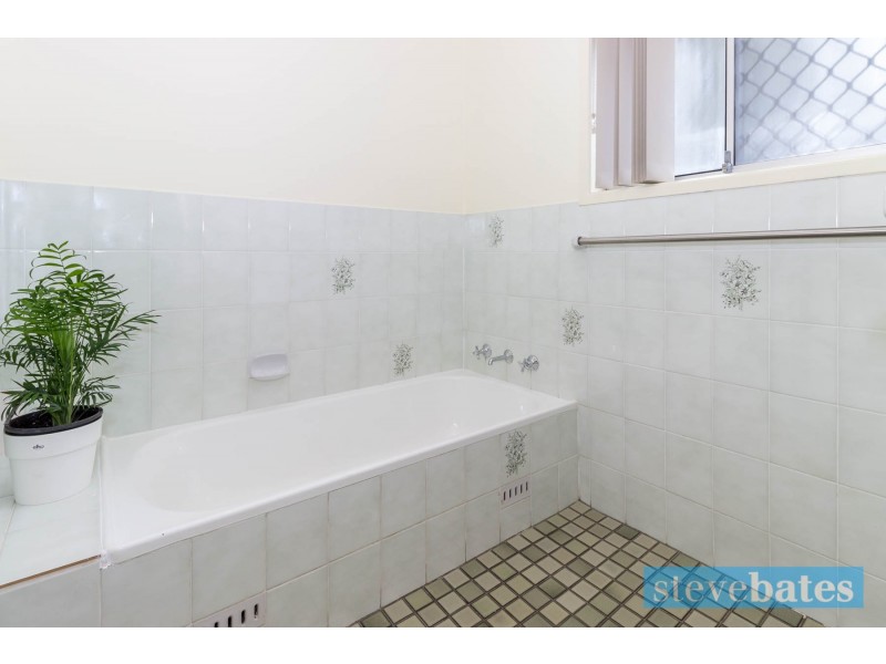 18 Robert Campbell Drive, Raymond Terrace NSW 2324