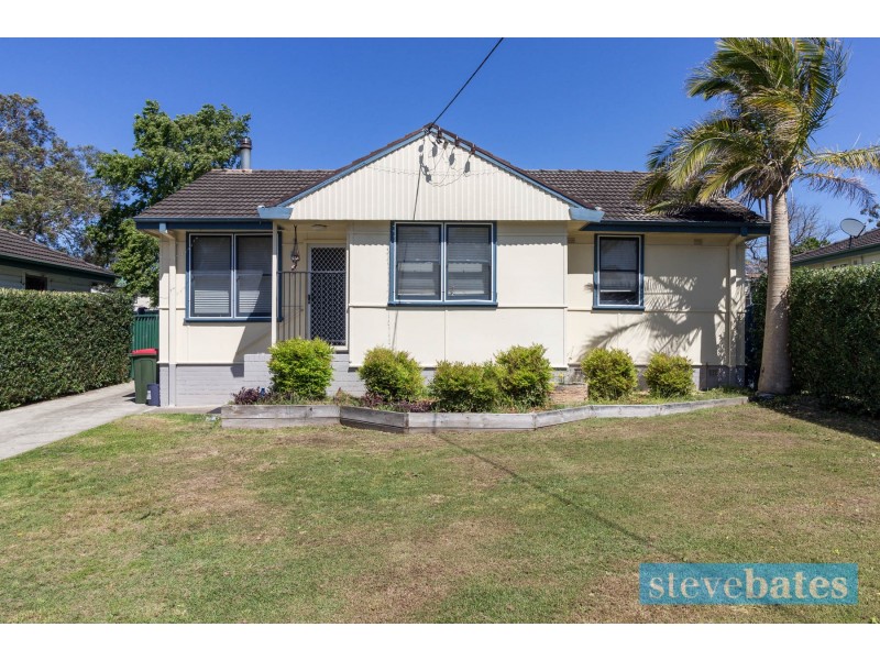 8 Dean Avenue, Raymond Terrace NSW 2324