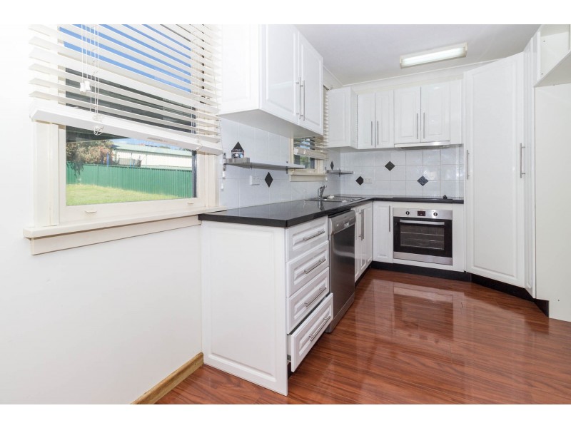 8 Dean Avenue, Raymond Terrace NSW 2324