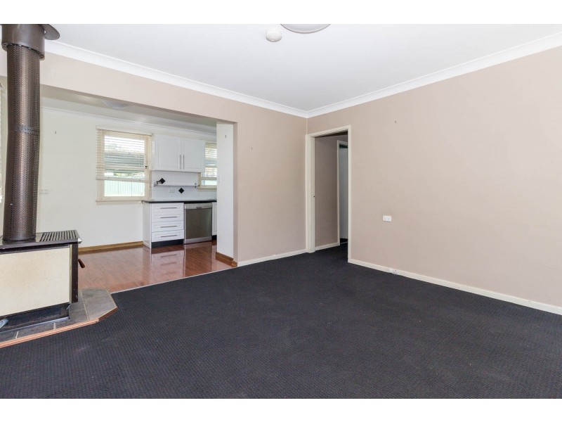 8 Dean Avenue, Raymond Terrace NSW 2324