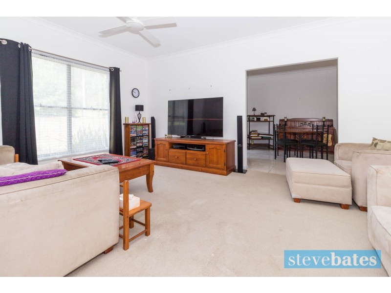 8 North Esk Drive, Seaham NSW 2324