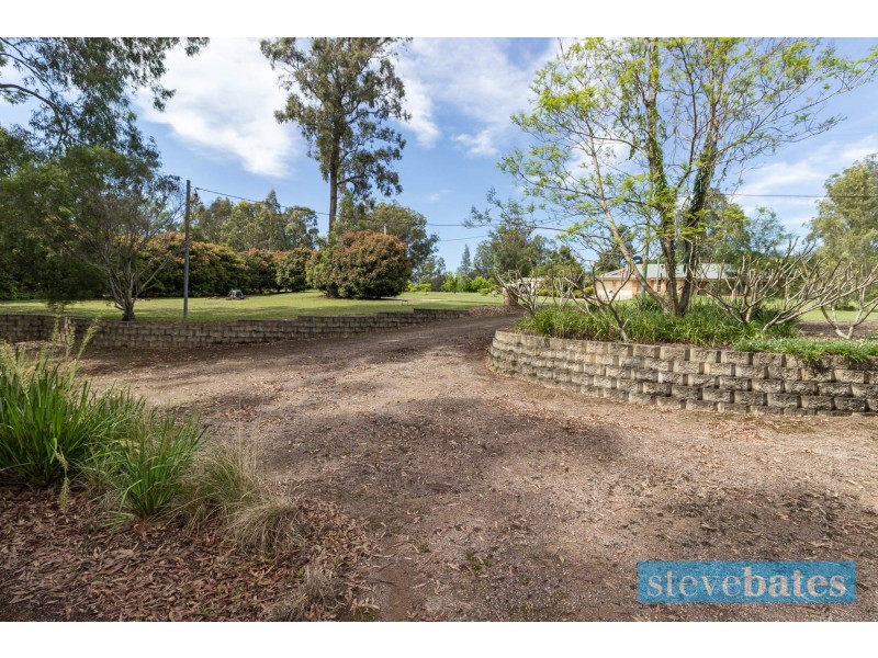 8 North Esk Drive, Seaham NSW 2324