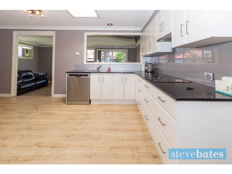 14 Gwen Parade, Raymond Terrace NSW 2324