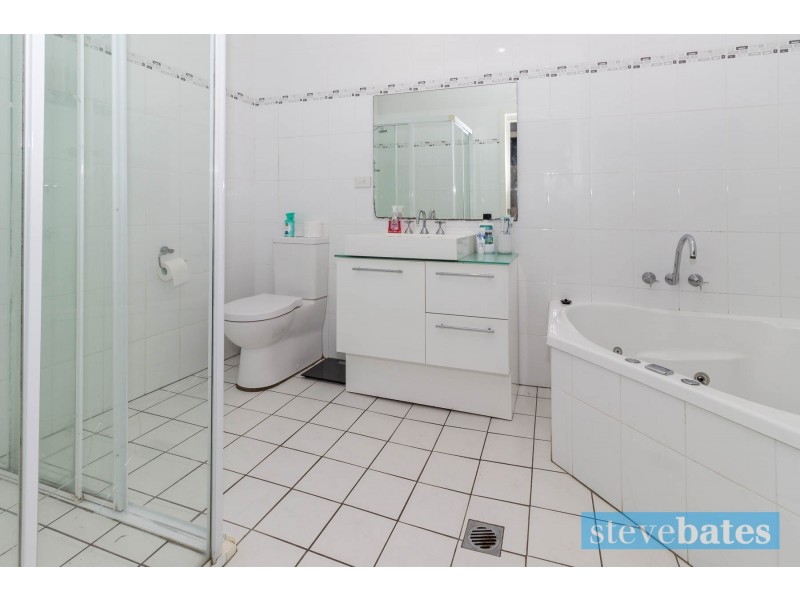 14 Gwen Parade, Raymond Terrace NSW 2324