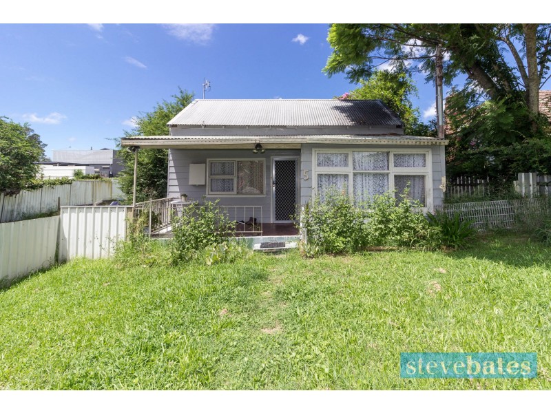 5 & 5A Sturgeon Street North, Raymond Terrace NSW 2324