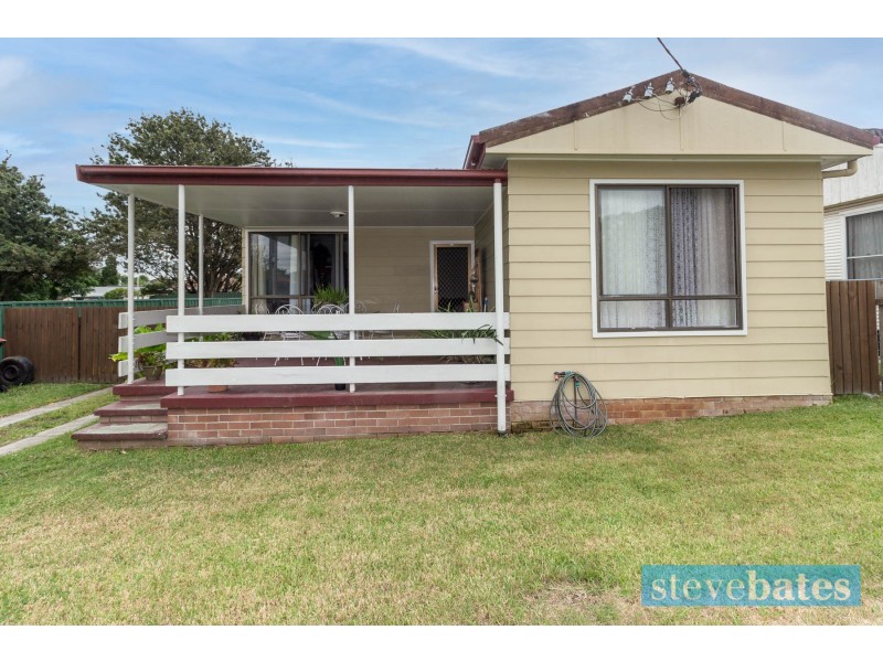 1 Morgan Crescent, Raymond Terrace NSW 2324