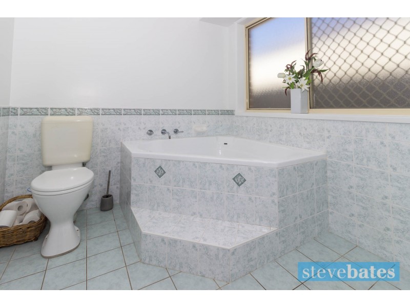 2 Harriet Close, Raymond Terrace NSW 2324