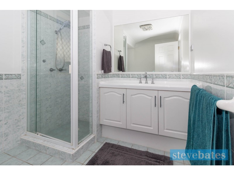 2 Harriet Close, Raymond Terrace NSW 2324