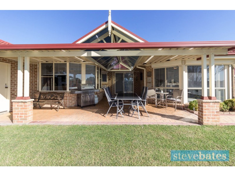 2 Harriet Close, Raymond Terrace NSW 2324
