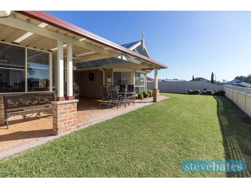 2 Harriet Close, Raymond Terrace NSW 2324