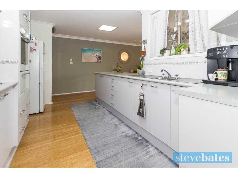 14 Greenslopes Drive, Raymond Terrace NSW 2324