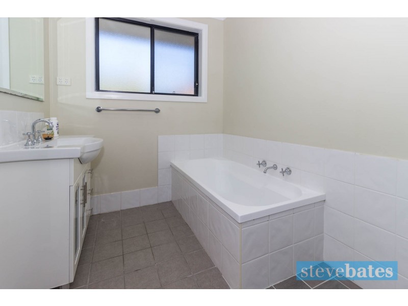2/33 Oak Circuit, Raymond Terrace NSW 2324