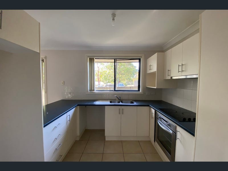 1/18 Oak Circuit, Raymond Terrace NSW 2324