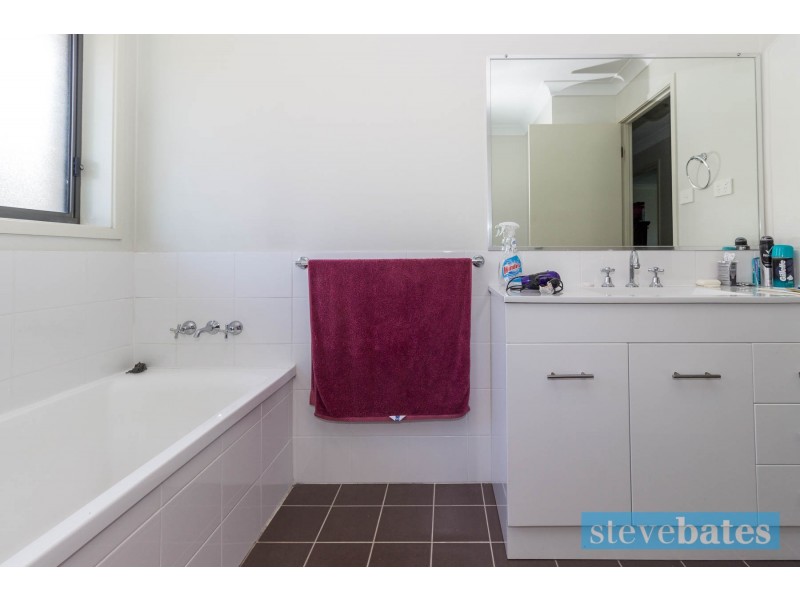 24 Closebourne Way, Raymond Terrace NSW 2324