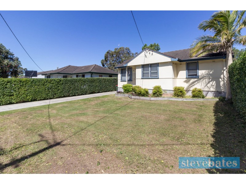 8 Dean Avenue, Raymond Terrace NSW 2324