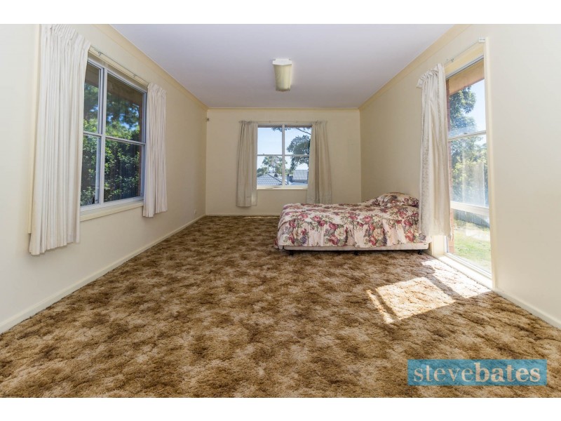 12 Rees James Road, Raymond Terrace NSW 2324
