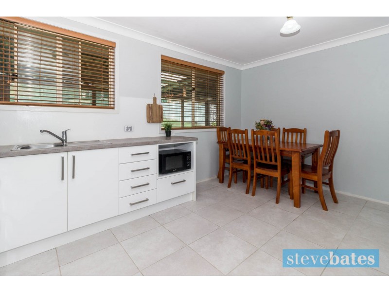 10 Holwell Circuit, Raymond Terrace NSW 2324