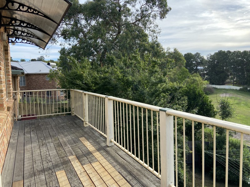8 Baker Street, Tenambit NSW 2323