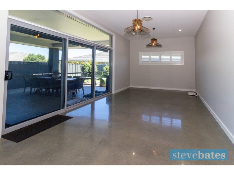1 Jabiru Drive, Fern Bay NSW 2295