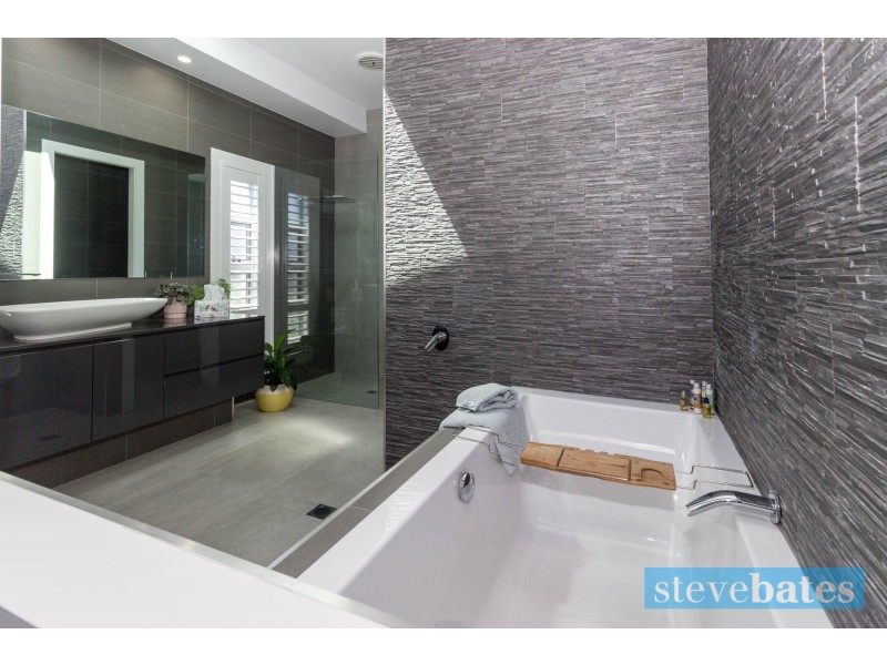 1 Jabiru Drive, Fern Bay NSW 2295