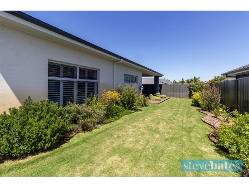 1 Jabiru Drive, Fern Bay NSW 2295