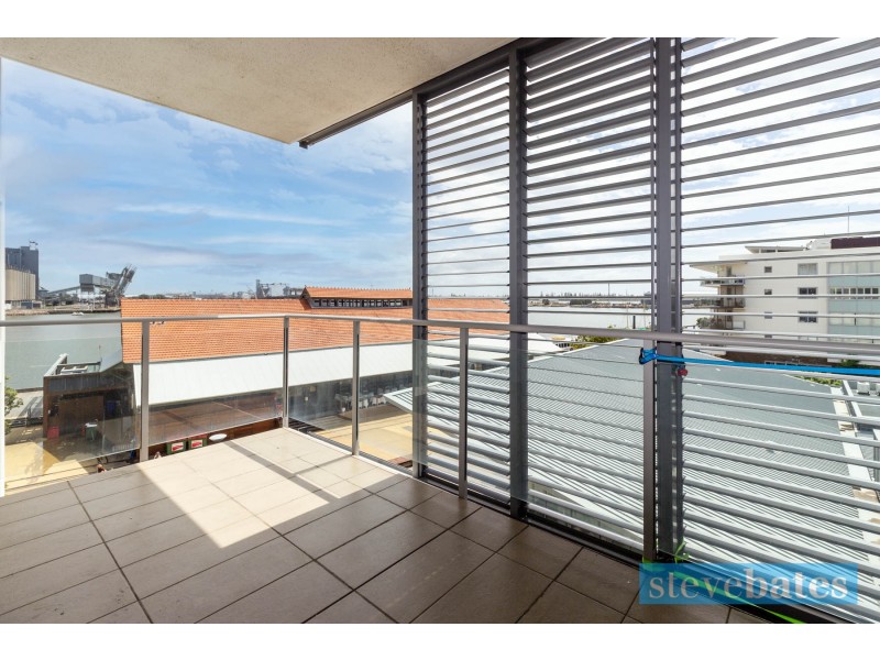 301/15 Honeysuckle Drive, Newcastle NSW 2300