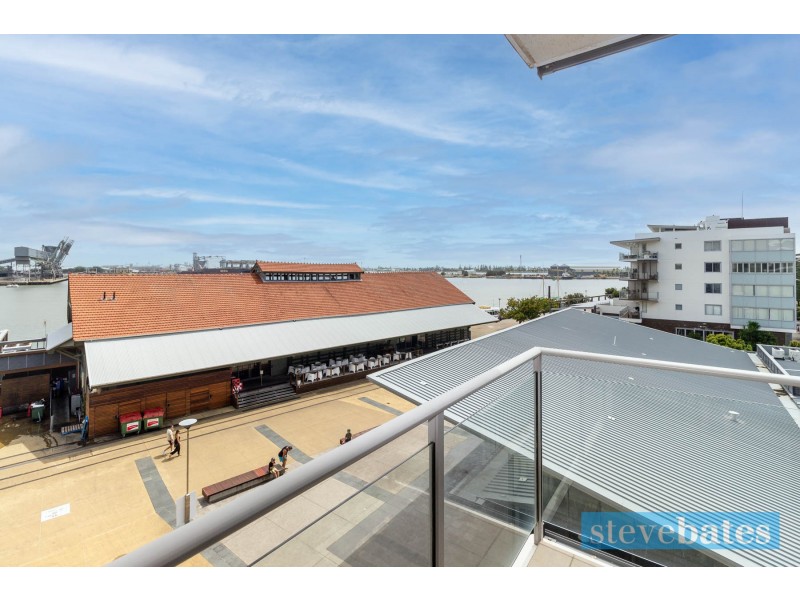 301/15 Honeysuckle Drive, Newcastle NSW 2300