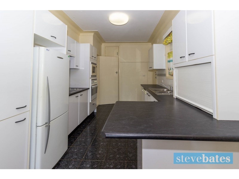 12 Rees James Road, Raymond Terrace NSW 2324