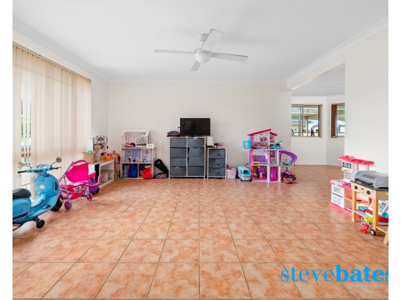9 Halloran Way, Raymond Terrace NSW 2324