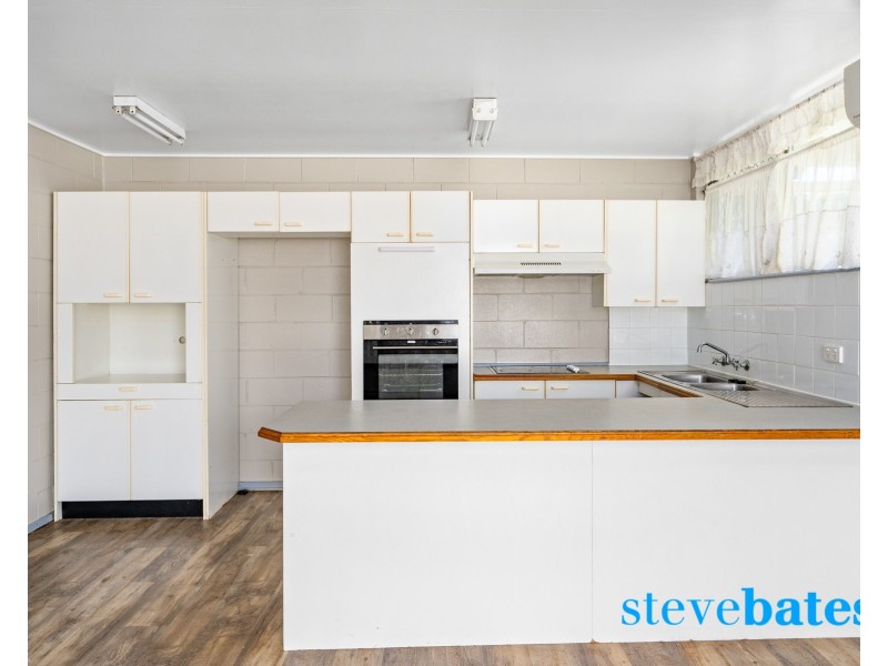 1 & 2/13 Meredith Crescent, Raymond Terrace NSW 2324