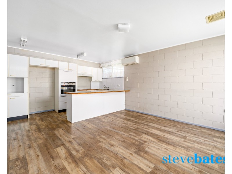 1 & 2/13 Meredith Crescent, Raymond Terrace NSW 2324